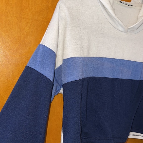 Medium Fashion Nova cropped top & pants set - Picture 3 of 11